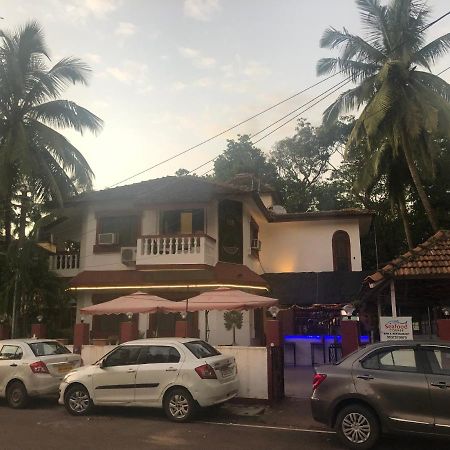 Big Daddy'S Inn Кандолим Экстерьер фото