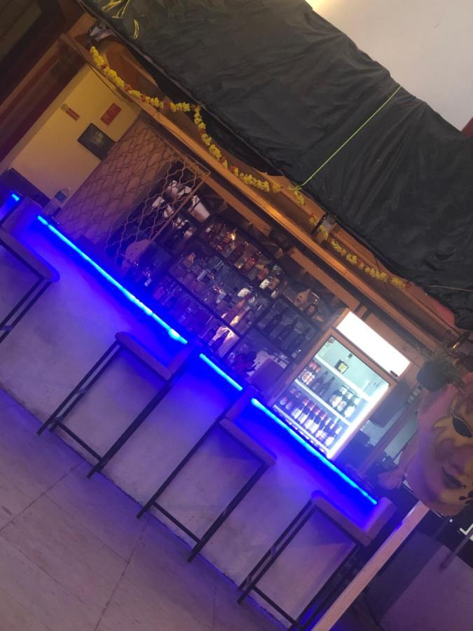 Big Daddy'S Inn Кандолим Экстерьер фото